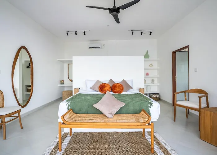 Ozkar - Elegant 3-bedroom With Pool & Sunset Terrace *