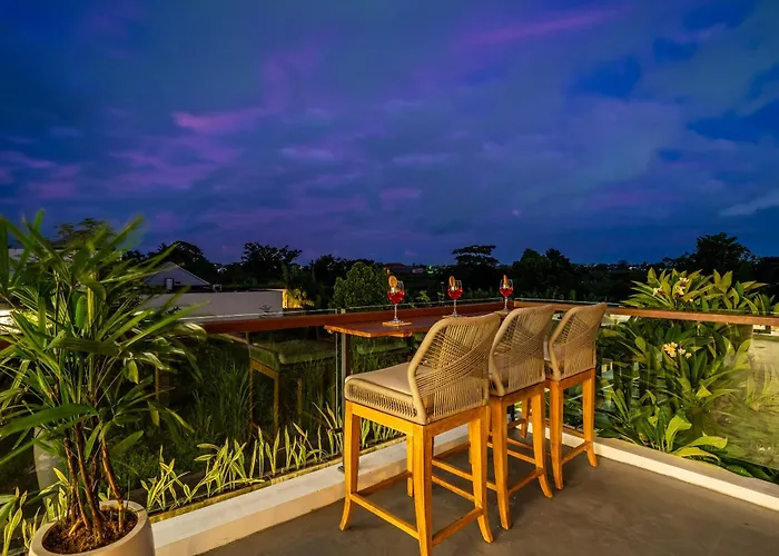 Ozkar - Elegant 3-bedroom With Pool & Sunset Terrace *