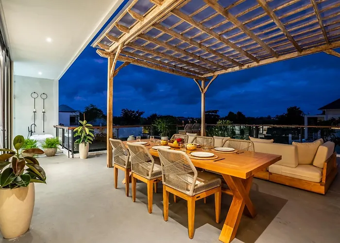 Ozkar - Elegant 3-bedroom With Pool & Sunset Terrace فيلة